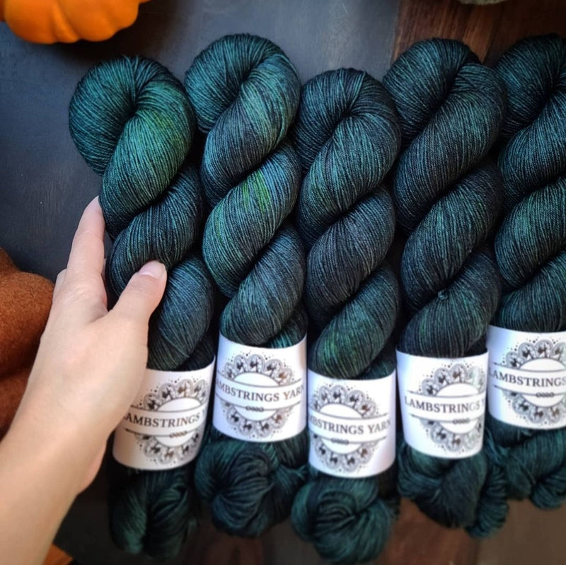 Ewetopia DK- Thorn Bush