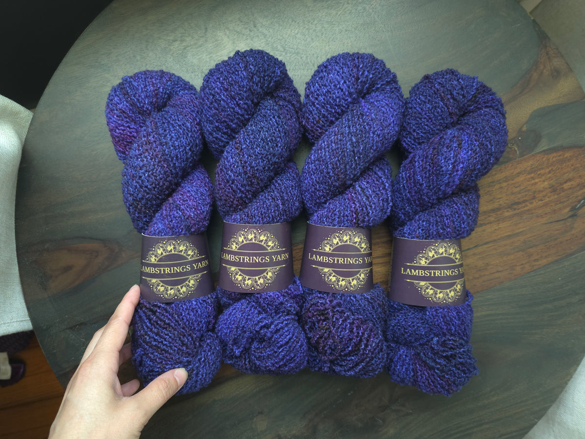 Cozy Boucle DK- Wolfsbane