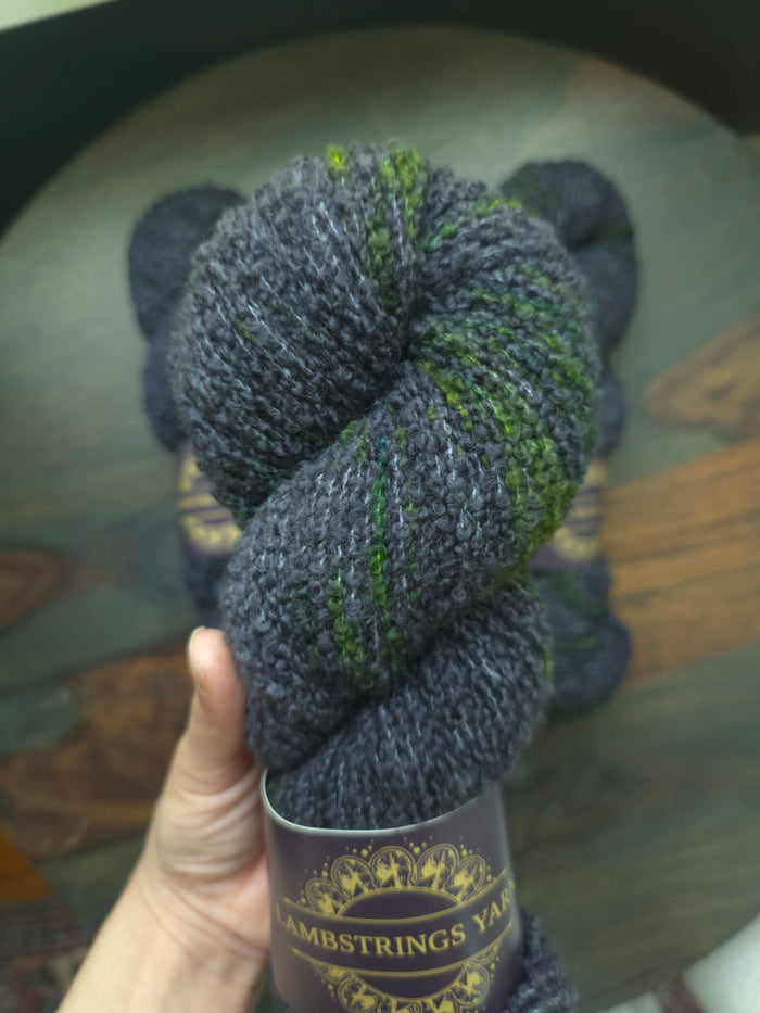 Cozy Boucle DK- The Black Cat