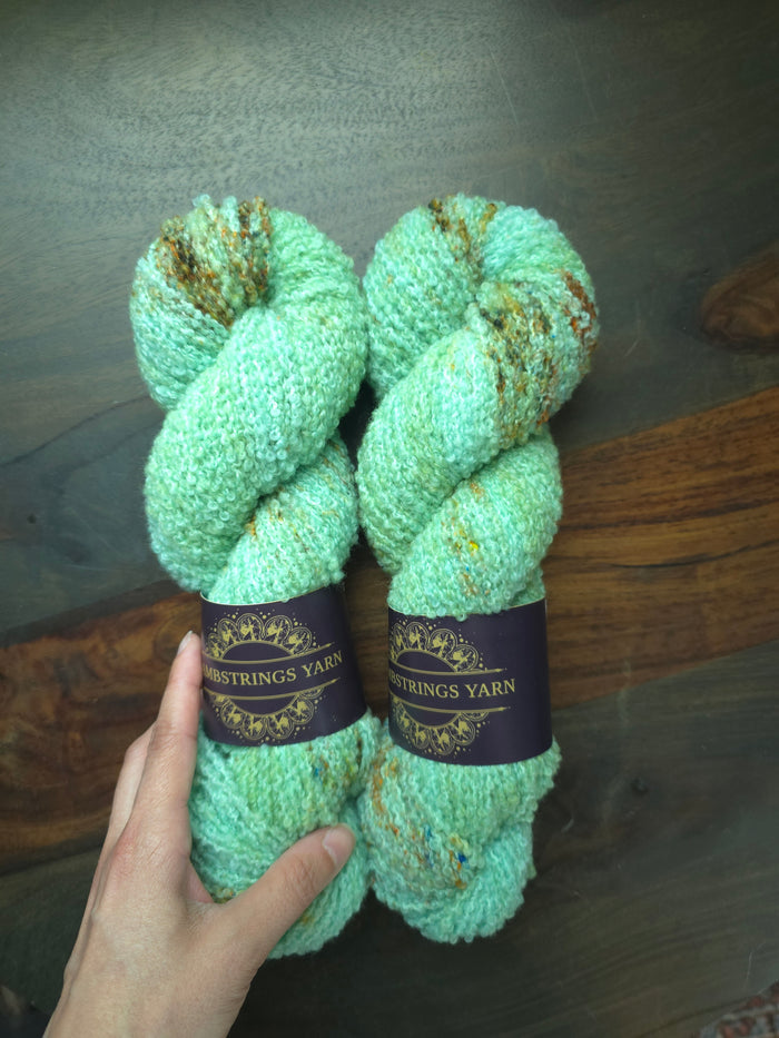 Cozy Boucle DK- Lacewing