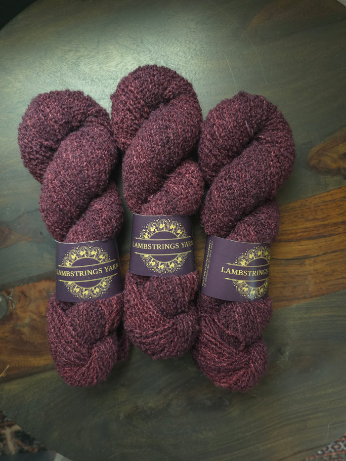 Cozy Boucle DK- Kiss of Death