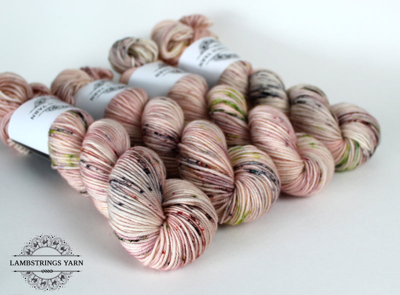 Ewetopia DK- Petunia