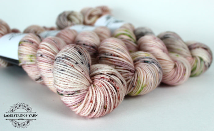 Ewetopia DK- Petunia